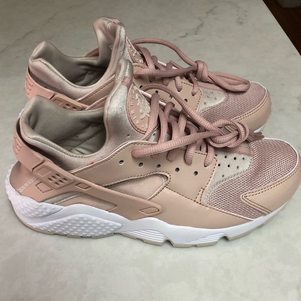 Nike Air Huarache Sneakers - Brand New